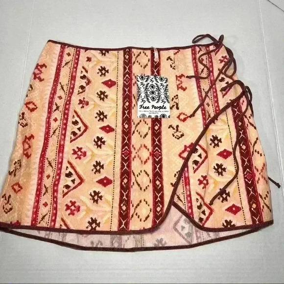 FREE PEOPLE Womens CLEO Aztec Printed Side Slit Wrap Mini Skirt Sz XS NWT Sample - Picture 2 of 11